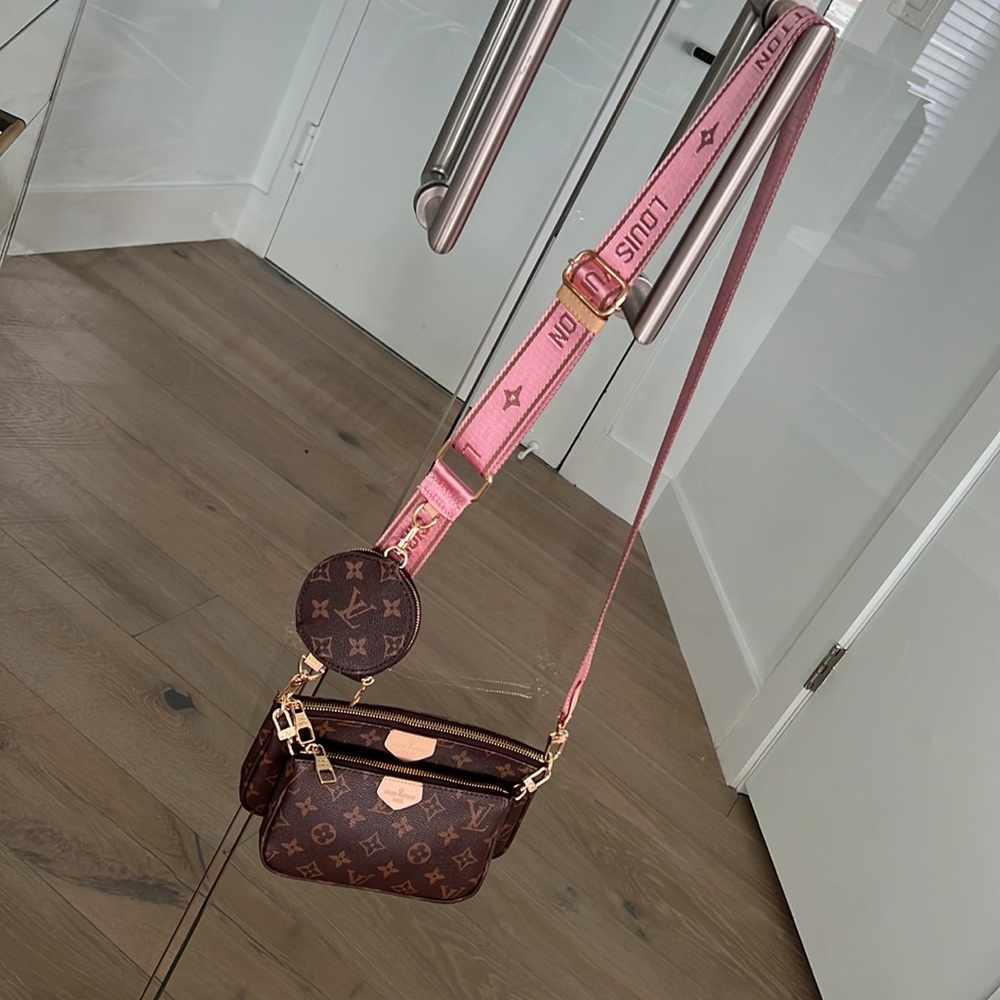 Back in stock!  Stunning, multipurpose bag….